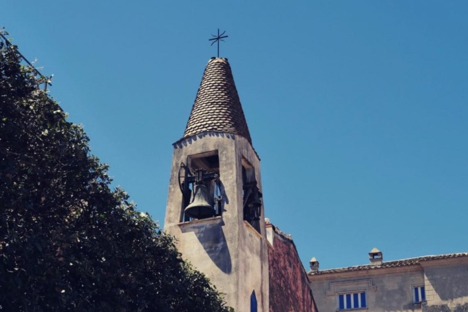 S. FELICE CIRCEO: RUBA IL PORTONE DI UNA CHIESA E AGGREDISCE I CARABINIERI, ARRESTATO