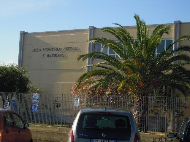 LATINA: STOP AI TELEFONI IN CLASSE, TENSIONE AL LICEO