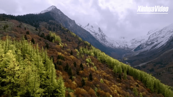 Cina: Tibet, paesaggio tardo autunnale sul monte Doxong La