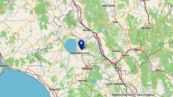 MONTEFIASCONE: SCOSSA DI TERREMOTO, GENTE IN STRADA