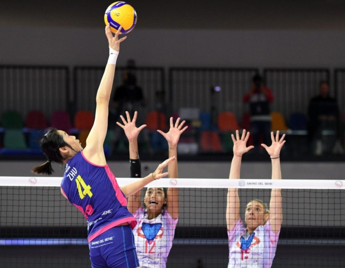 Pallavolo: la cinese Zhu segna 17 punti nella partita Scandicci-Milan
