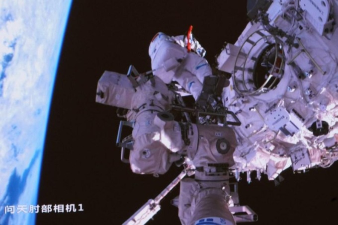 Cina: taikonauti di Shenzhou-14 completano passeggiata spaziale