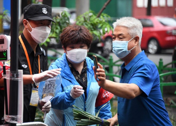 Covid: Pechino accelererà la riapertura di attività colpite dal virus