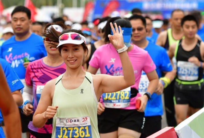 CINA: 28MILA PODISTI COMPETONO NELLA MARATONA DI XIAMEN