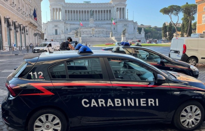 ROMA: HA SFREGIATO IN VOLTO UN UOMO, ARRESTATO