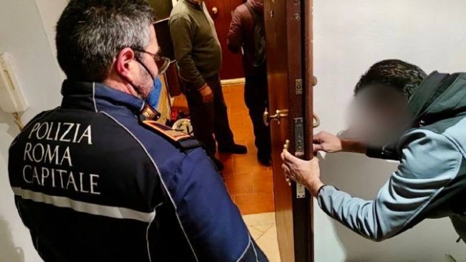 ROMA: OCCUPANO UN ALLOGGIO ABUSIVAMENTE AI PARIOLI, 5 DENUNCE