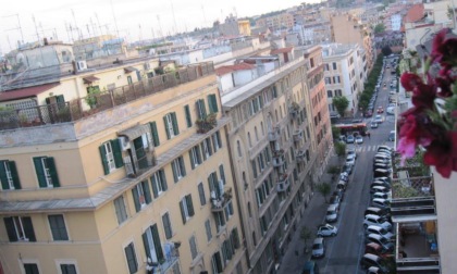 ROMA: DUE DONNE TROVATE MORTE IN UN PALAZZO, SI INDAGA PER DUPLICE OMICIDIO