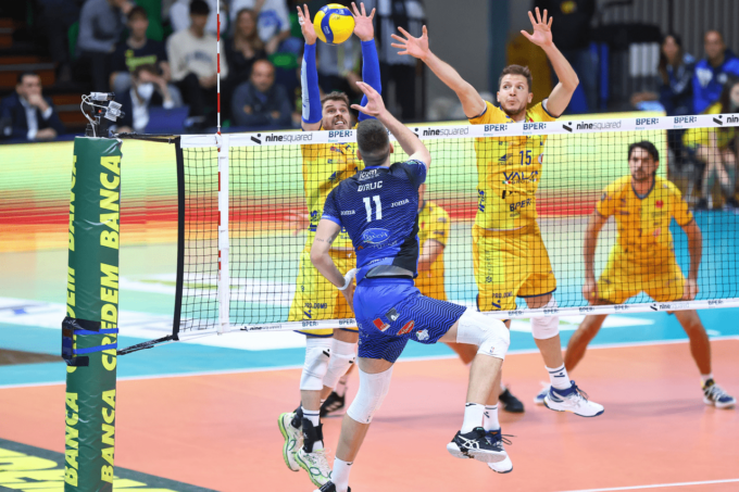 PALLAVOLO SUPERLEGA: MODENA-TOP VOLLEY CISTERNA 3-0