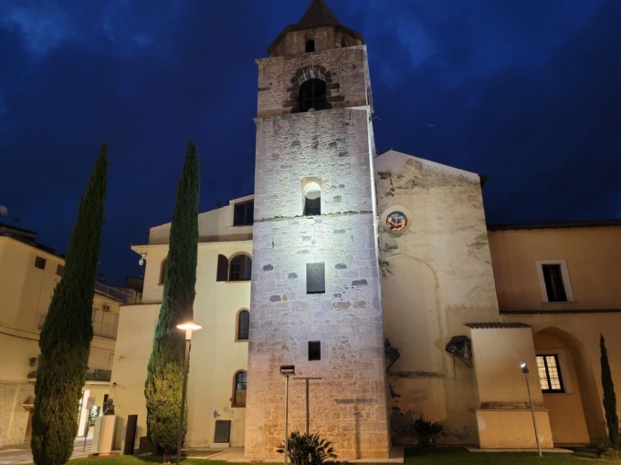 FONDI: “ILLUMINA NOVEMBRE”, CAMPAGNA PREVENZIONE CANCRO AI POLMONI