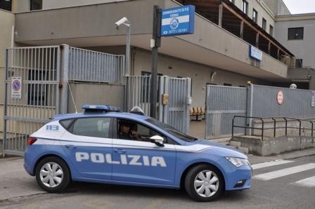 FORMIA: PERSEGUITAVA IL PARROCO, ARRESTATO