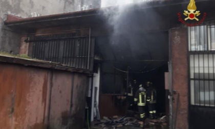 ROCCA DI PAPA: MAGAZZINO DISTRUTTO DALLE FIAMME