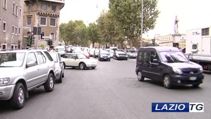 Domenica ecologica tra passeggiate e multe: elevate 60 contravvenzioni