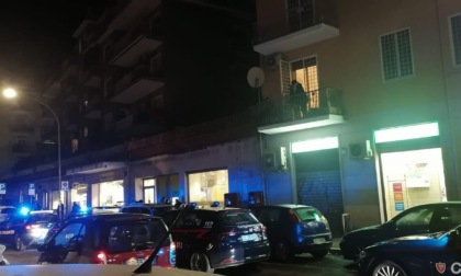 ROMA: ASSALTO CON IL SUV ALL’UFFICIO POSTALE DI TOR PIGNATTARA, FUGGONO SENZA BOTTINO