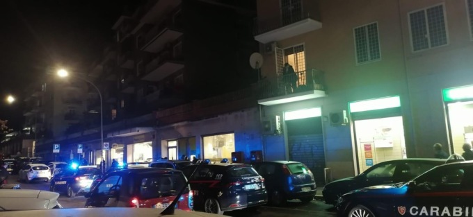 ROMA: ASSALTO CON IL SUV ALL’UFFICIO POSTALE DI TOR PIGNATTARA, FUGGONO SENZA BOTTINO
