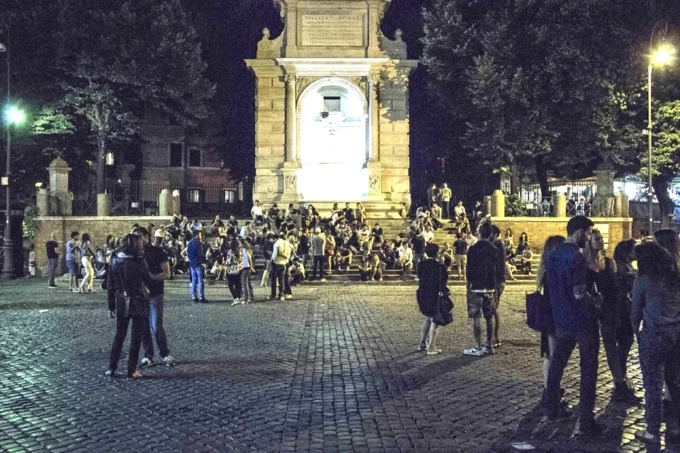 ROMA: AGGRESSIONE A TRASTEVERE, ORE CONTATE PER IL BRANCO