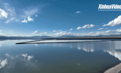 Cina: il tardo autunno è ideale per visitare il lago salato di Chaka