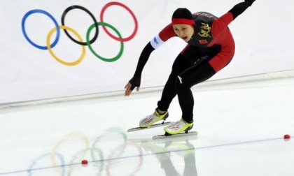 ZHANG HONG DONA AL MUSEO OLIMPICO I PATTINI DELLA SUA MEDAGLIA D'ORO