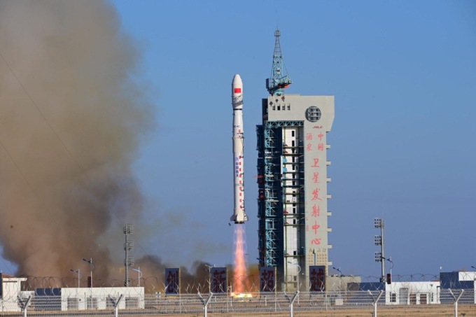 Cina: lanciati due satelliti spaziali per esperimenti