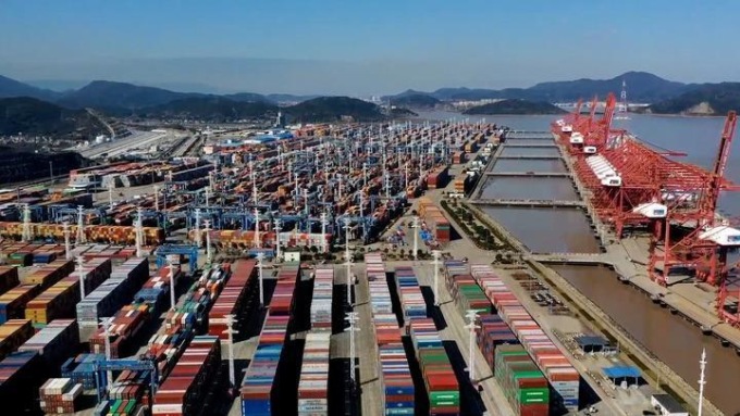 Cina: grande porto cinese assiste a crescita costante del traffico