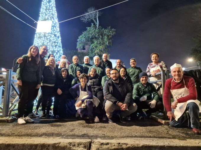 BORGO HERMADA: ACCESO L’ALBERO DI NATALE