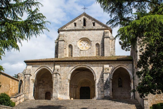 VEROLI: GLI AUGURI DALL’ABBAZIA DI CASAMARI