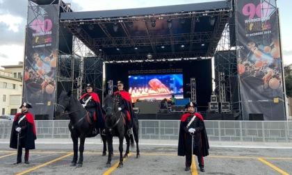 ROMA: CONTROLLI DI NATALE, PATTUGLIE DI CARABINIERI APPIEDATI E A CAVALLO