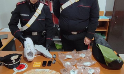 CORI: DROGA NEL VANO SEGRETO DELL’AUTO, ARRESTATO