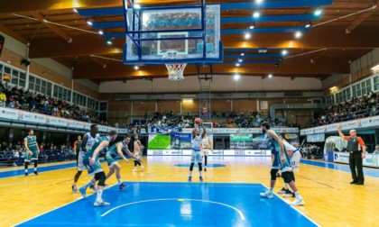 BASKET LEGA DUE: CANTU' VINCE A LATINA 81 A 62.