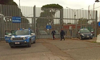 ROMA: BOMBE MOLOTOV NEL PARCHEGGIO DI REBIBBIA