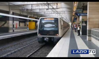 ROMA: GIOVANE FINISCE SUI BINARI DELLA METRO A, INTERROTTA LA LINEA