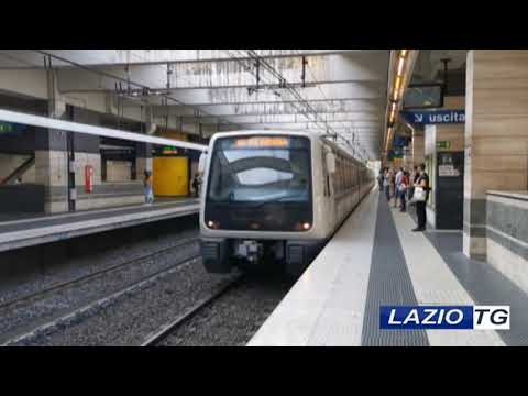ROMA: GIOVANE FINISCE SUI BINARI DELLA METRO A, INTERROTTA LA LINEA