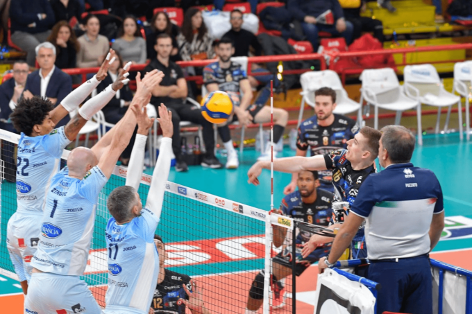 PALLAVOLO COPPA ITALIA: TOP VOLLEY ELIMINATA. PERUGIA VINCE 3 A 0