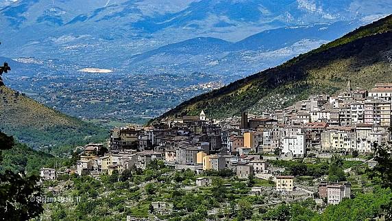 VALLECORSA: IL PRESEPE SPECIALE DI GIUSEPPE LAURETTI