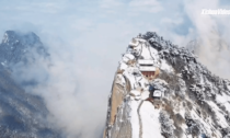 Cina: vista pittoresca del monte Huashan dopo la neve