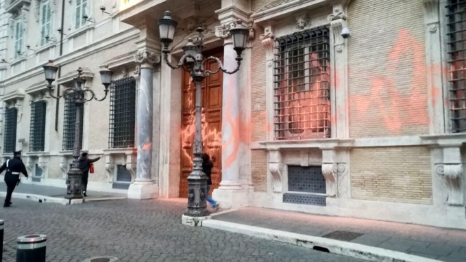 ROMA: VANDALI IN SENATO, LA CONDANNA