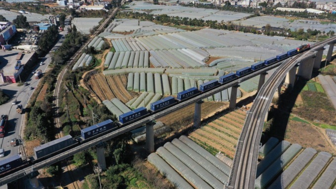 Cina: consegne ferroviarie di merci aumentate del 4,7% nel 2022