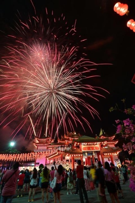 <strong>MALESIA: NUOVO ANNO CINESE CELEBRATO CON FUOCHI ARTIFICIALI E LUCI</strong>
