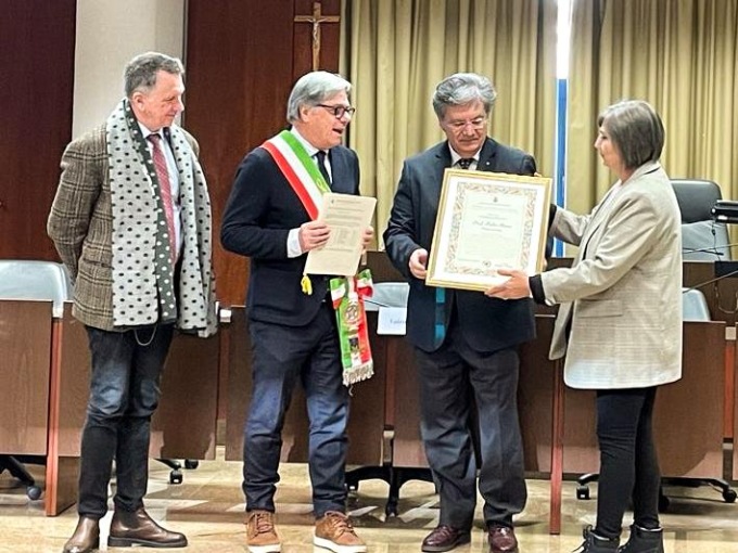 CISTERNA DI LATINA: CERIMONIA DI CONFERIMENTO DELLA CITTADINANZA ONORARIA AL PROFESSOR FABIO RICCI