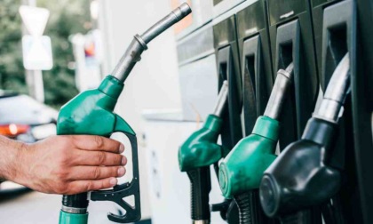 ROMA: MINACCIA DI DARE FUOCO AD UN DISTRIBUTORE DI BENZINA