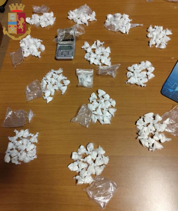 ROMA: CONTROLLI ANTIDROGA, 11 ARRESTI