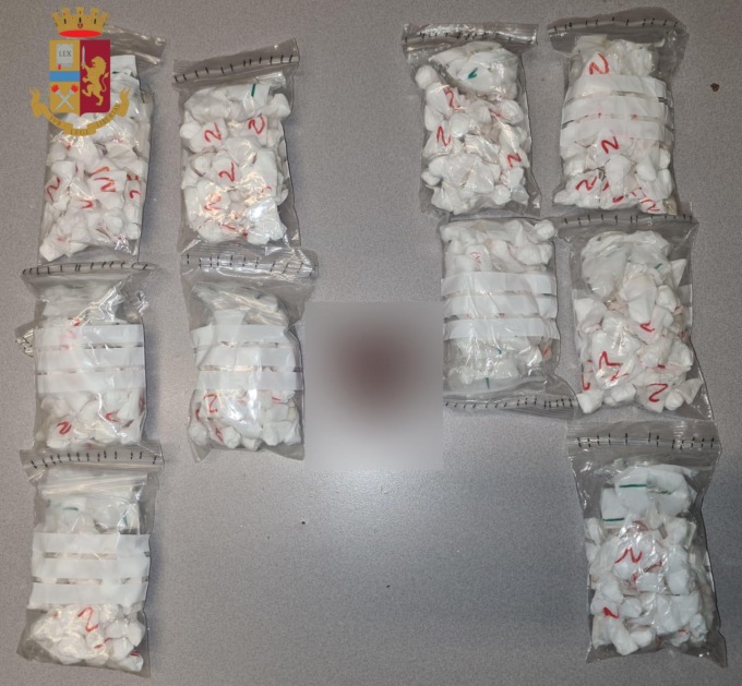 ROMA: CONTROLLI ANTIDROGA, 11 PERSONE ARRESTATE