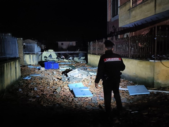 ROMA: TROMBA D’ARIA A VALOMONTONE, DUE PERSONE FERITE E DIECI FAMIGLIE EVACUATE