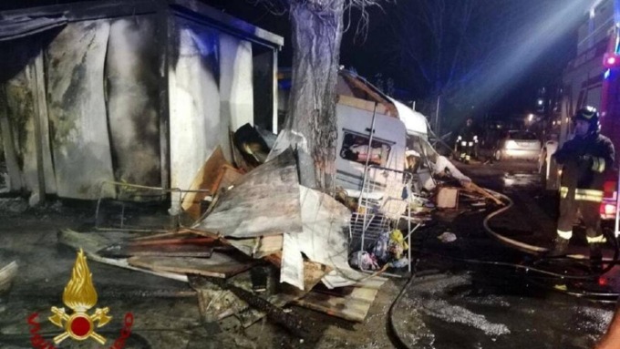 ROMA: INCENDIO IERI SERA ALLA BARACCOPOLI DI VIA CANDONI