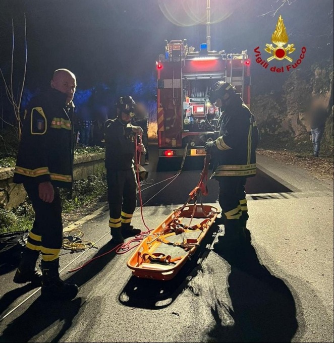 PROSSEDI: FUORI STRADA CON LA MOTO VOLA PER 10 METRI