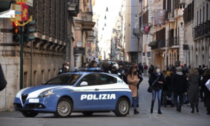 ROMA: RAPINA, FURTO E RICETTAZIONE, 12 ARRESTI
