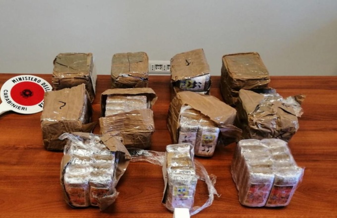ROMA: DROGA E ARMI, ARRESTI E DENUNCE