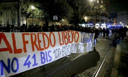 ROMA. SCONTRI TRA ANARCHICI E POLIZIA