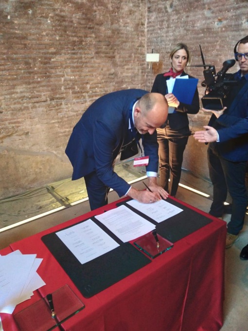 LATINA: VIA APPIA PATRIMONIO UNESCO, LA FIRMA