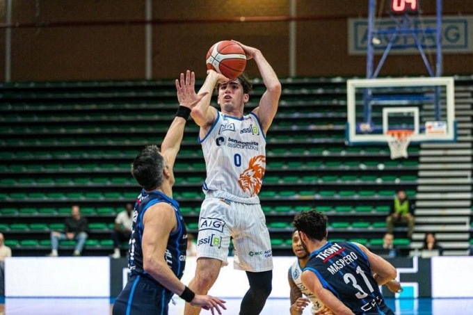 BASKET LEGA DUE: BENACQUISTA LATINA-TREVIGLIO 70-80