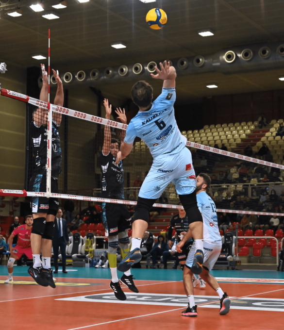 PALLAVOLO SUPERLEGA: PADOVA-TOP VOLLEY CISTERNA 3-2